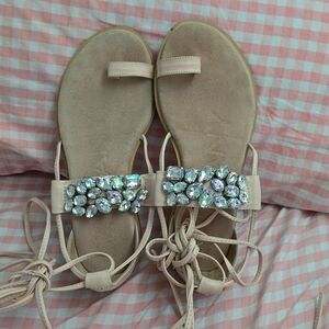 SARKANY Dusty pink jeweled wrap sandals